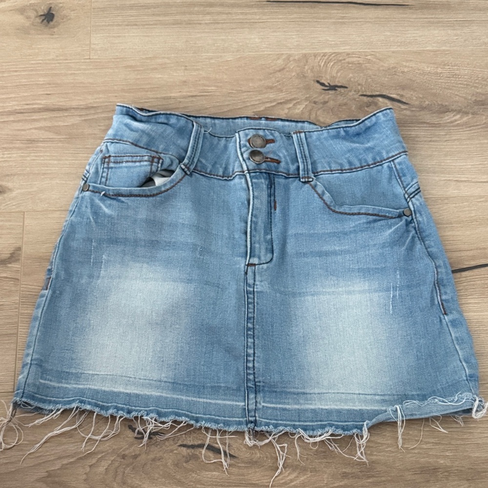 Stylish Light Blue Denim Mini Skirt
